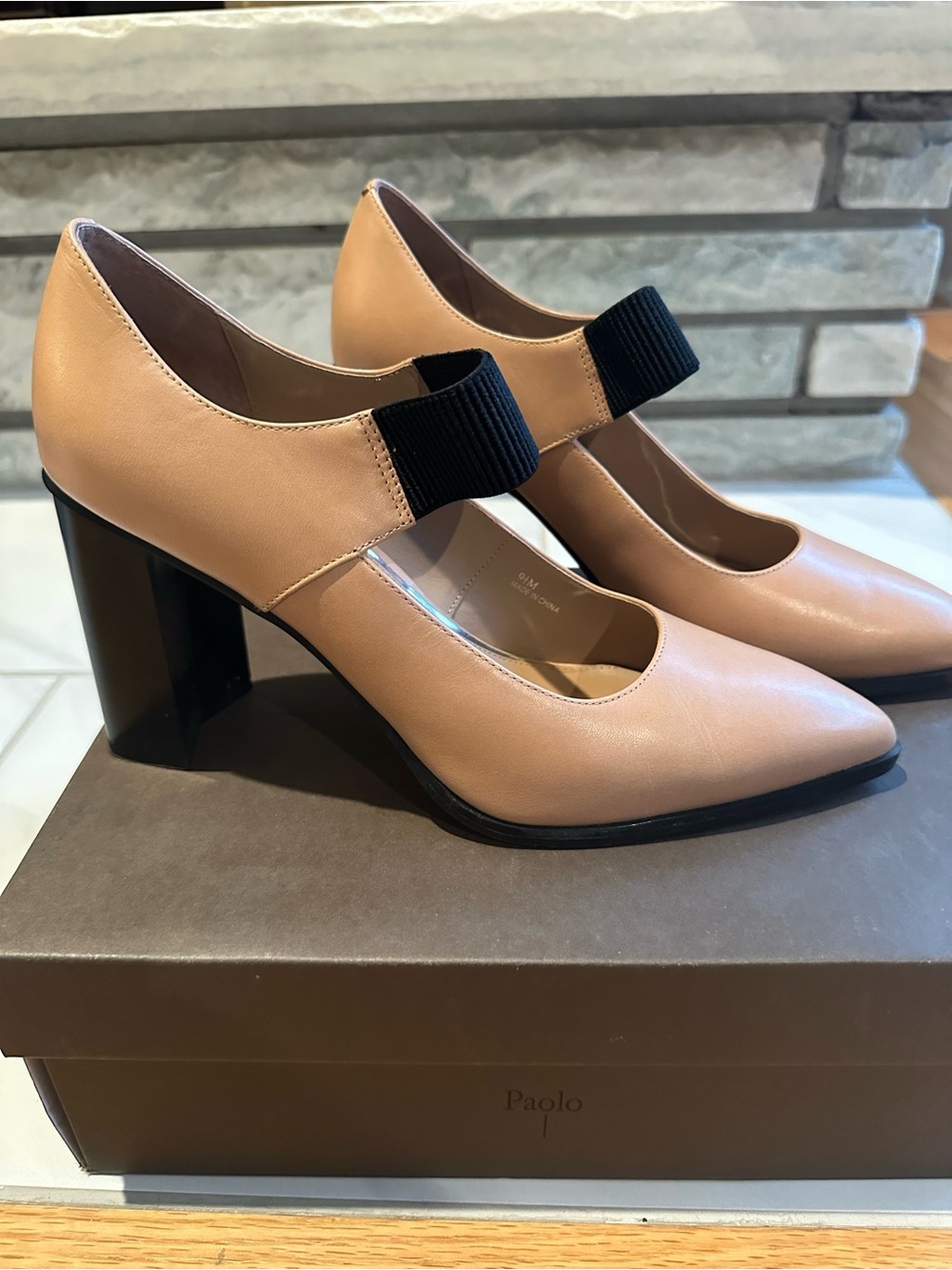 Linea Paolo Nude Leather Elastic Strap Block Heel Pumps Size 9.5